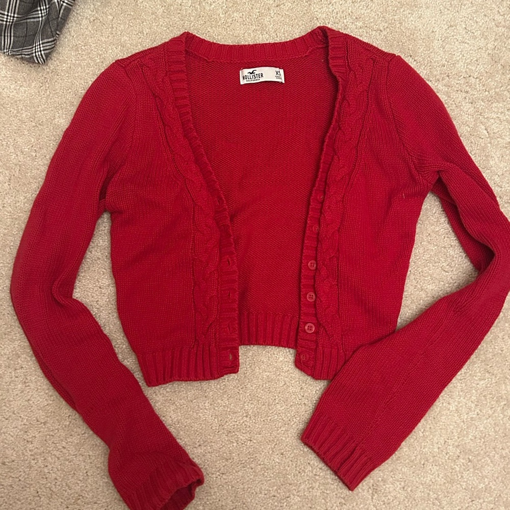 hollister red cropped cable knit cardigan